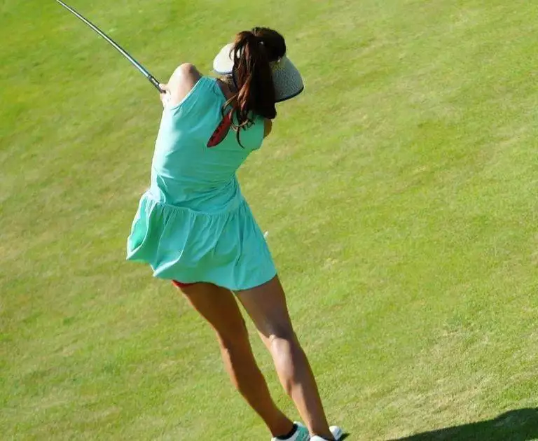 Maria Verchanova - Golf Shot