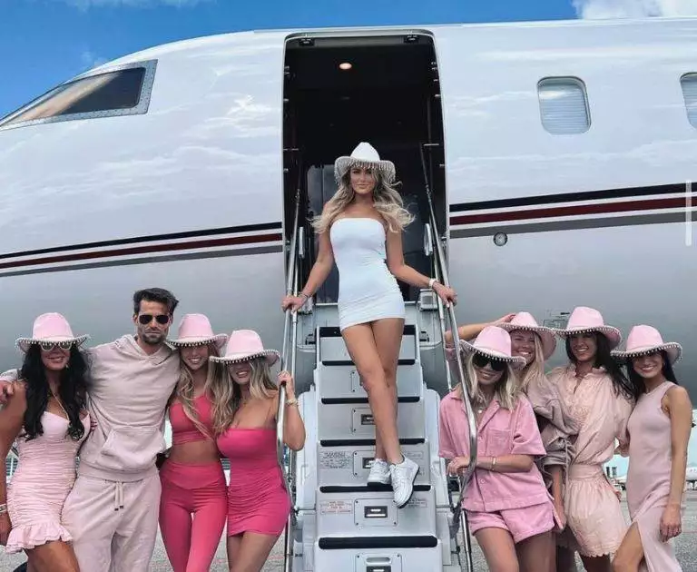 Paulina Gretzky - All White