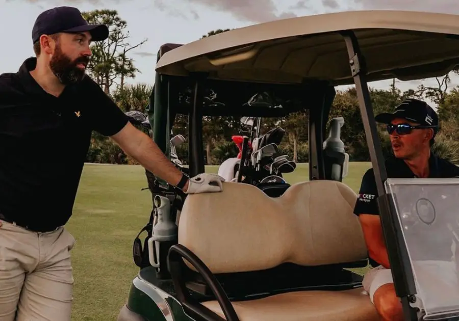 Rick Shiels and Rickie Fowler chat, Buggy